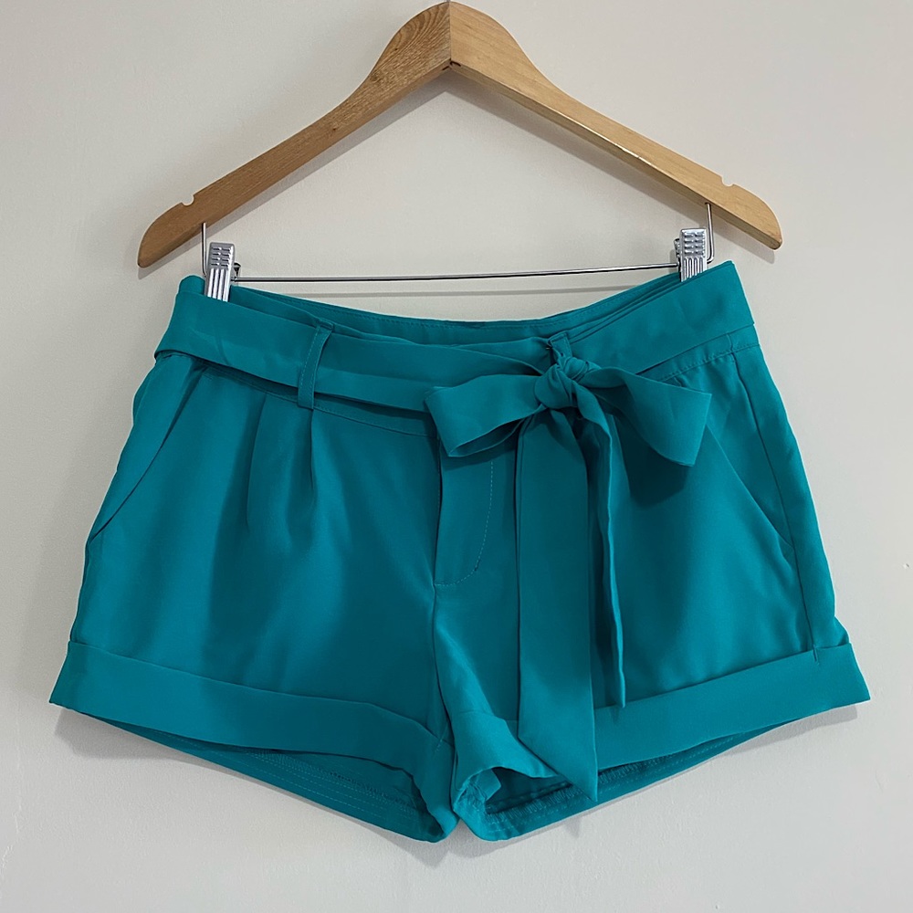 Women’s Shorts SpaceGIRLZ Size 9 Tiel Green Bow